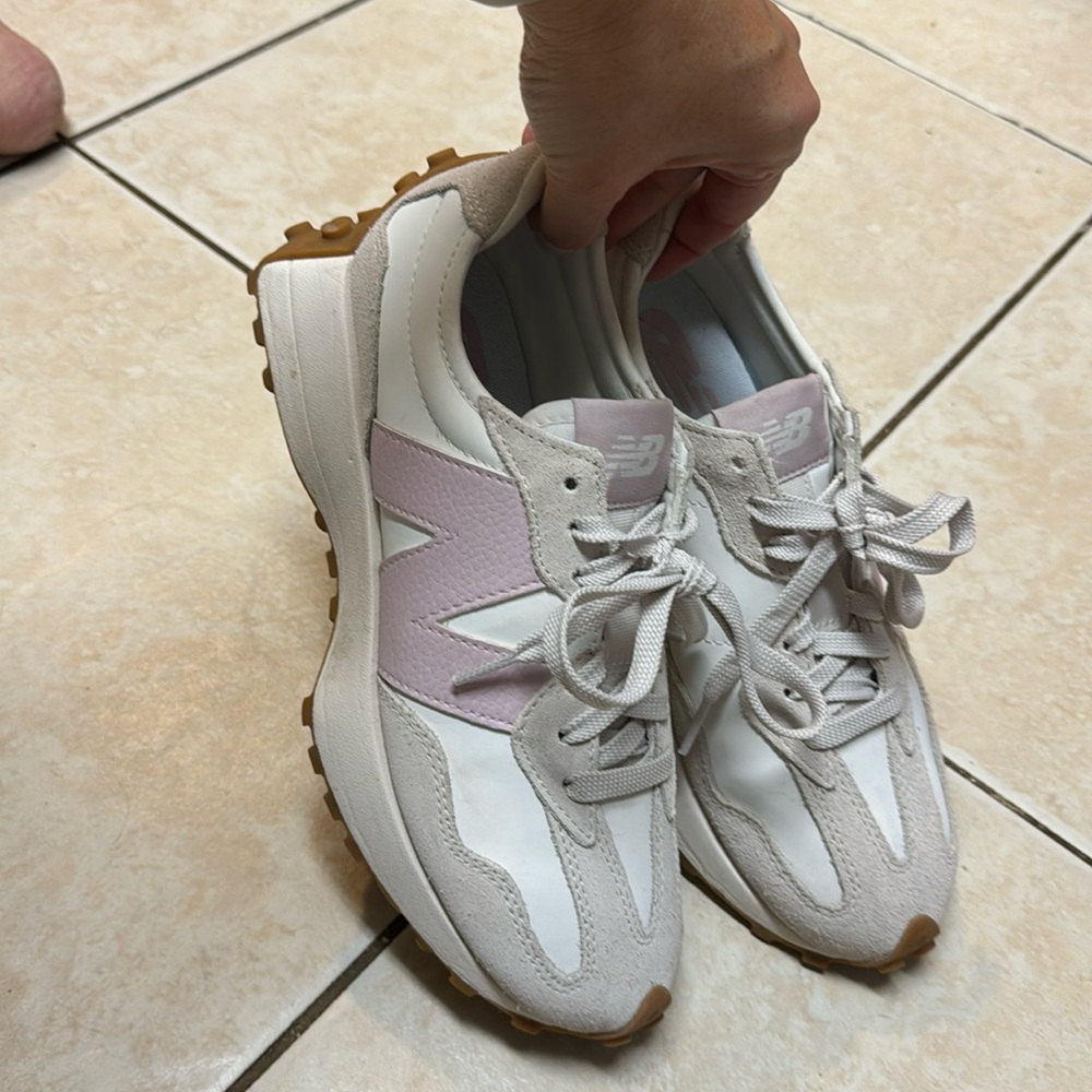 New Balance 327 women’s shoes